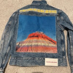 Calvin Klein Classic Trucker Mid Stone Mountain Print Denim Jacket Men Size S